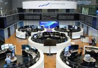 Bolsas da Europa recuam com temor sobre comércio entre EUA e China