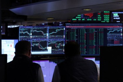 Operadores na bolsa de Nova York.