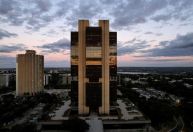 Copom deve manter Selic em 15%, e mercado espera sinal sobre corte em 2026