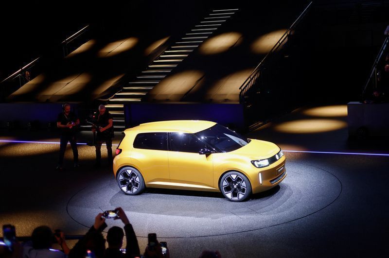 Volkswagen apresenta seu novo carro elétrico ID.EVERY1 em Düsseldorf