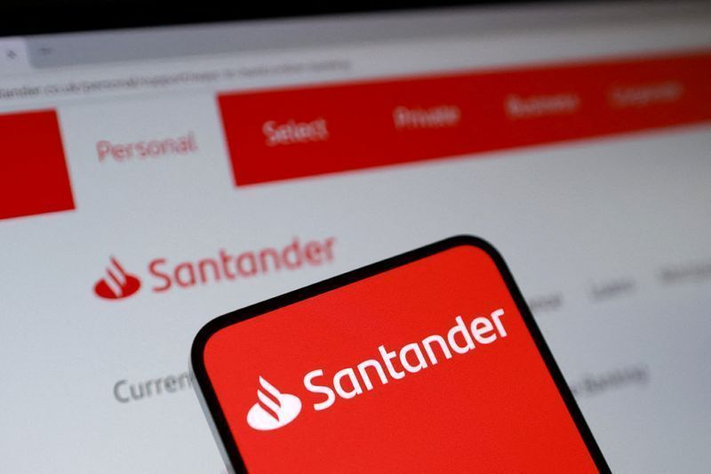 Logotipo do Santander aparece nesta ilustração tirada em 3 de