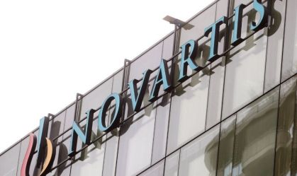Logotipo da farmacêutica suíça Novartis em Rotkreuz