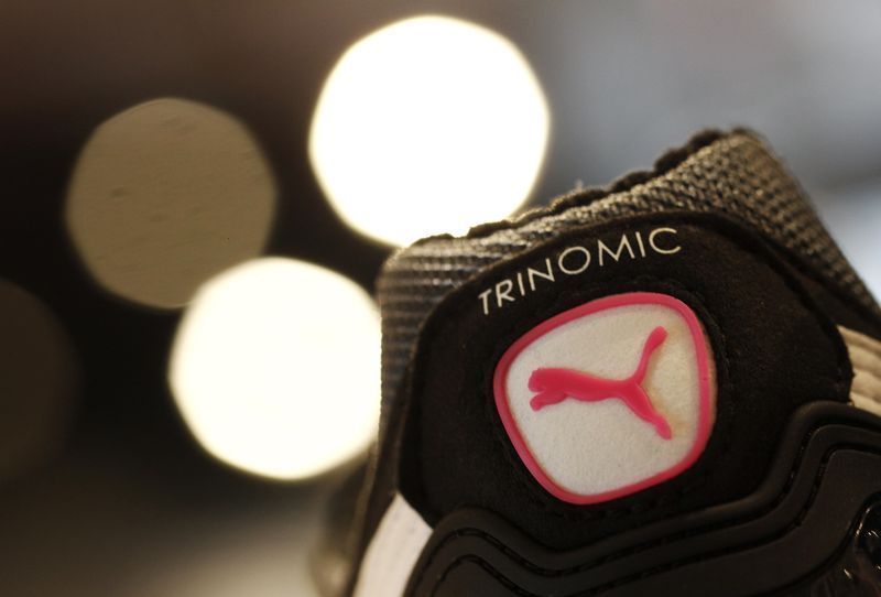 Tênis da Puma é fotografado após a coletiva de imprensa