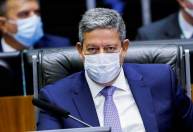 Lira diz que Congresso vai discutir valor fixo para ICMS sobre combustíveis