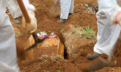 Brasil registra 185 mortes por Covid-19, segundo menor número diário em 2021