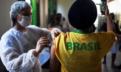 Veja como fica o esquema de vacinação de reforço, de acordo com a Anvisa
