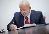 Lula determina que ministérios apresentem em 45 dias proposta para salário mínimo