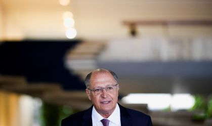 Governo vai depositar R$ 15 bi para estados e municípios ainda em novembro, diz Alckmin