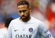 Cinco meses após cirurgia, Neymar se reapresenta ao PSG sem previsão de retorno