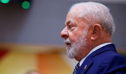 Lula assina projeto de lei e medida provisória que liberam apostas esportivas no país