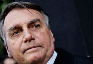 Por que o governo vai pagar assessores para irem com Bolsonaro à posse de Milei?