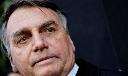 Bolsonaro deve ir à posse de Milei se for convidado, diz assessoria