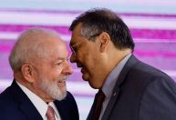 Ministro do STF não deve dar palpite ou entrevista, e sim falar nos autos do processo, diz Lula a Dino