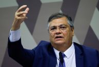 Agora no Senado, Dino apresenta projeto que proíbe acampamentos em frente a quartéis