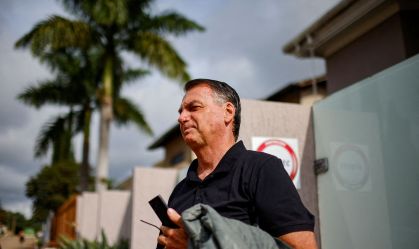 Julliana Lopes: em meio a investigações, Bolsonaro foca nas eleições