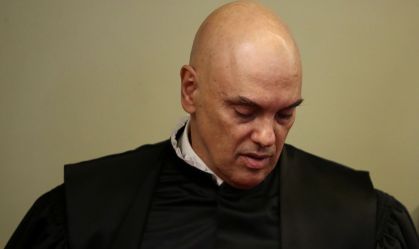 Além de impeachment, oposição fala em apreender e acessar telefone de Moraes em documento