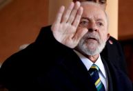 Após decisão do TCU, Lula avalia devolver relógio que ganhou da França em 2005
