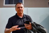 Busca de refúgio em embaixada pode justificar prisão preventiva de Bolsonaro, dizem juristas