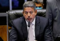 Em jogo casado com Lira, bancada evangélica acena com recuo em projeto antiaborto