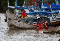 Corpos no barco: perícia acha 27 celulares e envia aparelhos para Brasília