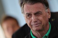 Após passar por exames, Bolsonaro deixa hospital e retorna à PF