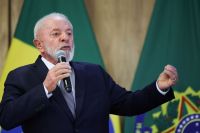 Se não regularmos as redes sociais, estaremos vulneráveis, diz Lula