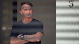 Moraes autoriza visita dos filhos de Jair Bolsonaro durante internação no hospital