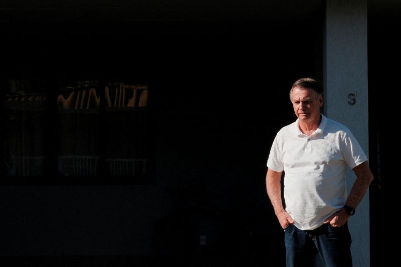 PGR pede ao STF que mantenha suspensão de visitas de Flávio Bolsonaro a Jair Bolsonaro