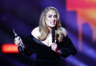 Adele ganha os três principais prêmios do Brit Awards 2022