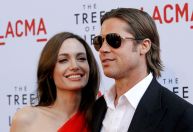 Brad Pitt e Angelina Jolie oficializam divórcio sete anos após separação, diz site