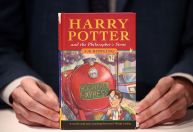 “Harry Potter e a Pedra Filosofal”, primeiro livro da série, comemora 25 anos