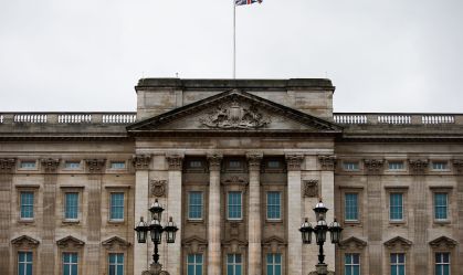 Saiba como é o interior do Palácio de Buckingham, sede da realeza britânica há 186 anos