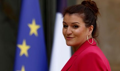 Política feminista francesa é criticada por posar para capa da Playboy