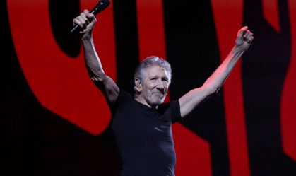 Polícia alemã investiga Roger Waters por traje de estilo nazista em show