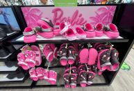 Pequenas empresas também querem uma fatia do mundo da Barbie e apostam no marketing do filme