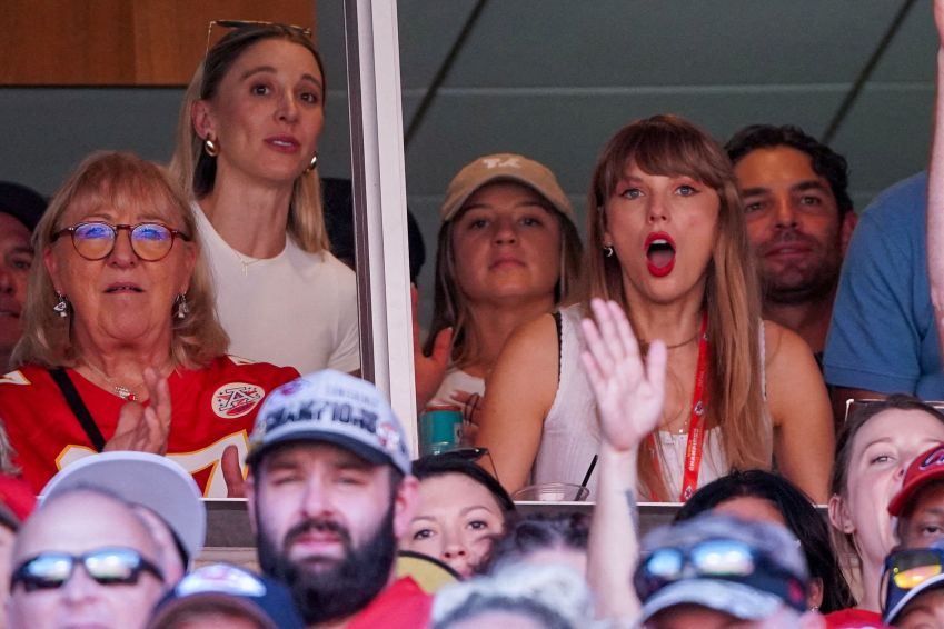 Taylor Swift em jogo do Kansas City Chiefs contra Chicago Bears / 24/9/2023 Denny Medley-USA TODAY Sports