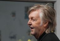 Conheça 5 curiosidades sobre Paul McCartney, que faz 82 anos nesta terça (18)