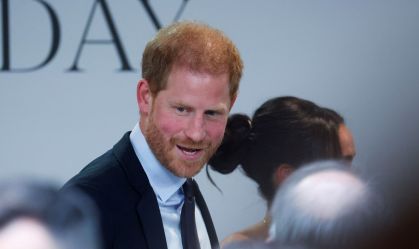 Príncipe Harry volta ao Reino Unido em maio após câncer de Rei Charles