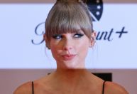X suspende proibição de buscas por Taylor Swift após imagens falsas