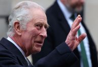 Rei Charles III diz que está orgulhoso de Kate Middleton por coragem