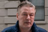Quem é quem no julgamento de Alec Baldwin pela morte no set do filme 