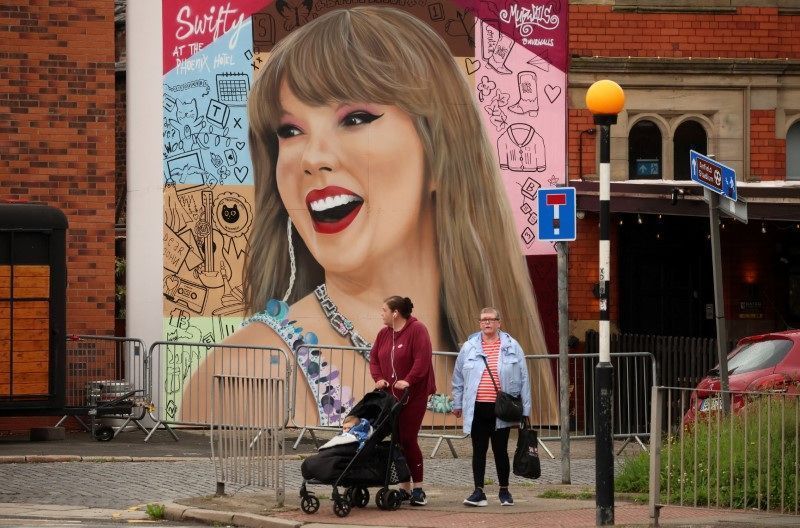 Mural de Taylor Swift em Liverpool