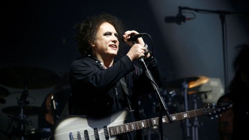 Robert Smith, da banda britânica The Cure, durante o Festival de Glastonbury em Somerset, Reino Unido