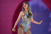 Taylor Swift se esforçou para superar fama de má dançarina, diz coreógrafa