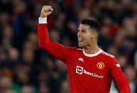 Cristiano Ronaldo anuncia que será pai de gêmeos: “Corações estão cheios de amor”