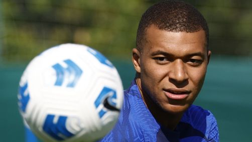 Kylian Mbappé foi anunciado pelo Real Madrid