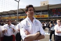 Toto Wolff diz que ele e Hamilton pensam em derrota de 2021 "todos os dias"