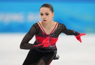 Patinadores dos EUA ganham ouro olímpico após russa ser suspensa por doping