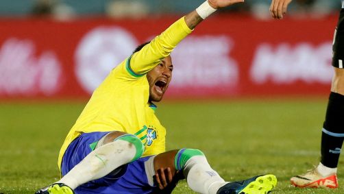 Neymar sofre lesão em jogo da seleção