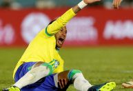 Médico da Seleção atualiza situação de Neymar: “Lesão grave, complexa…”